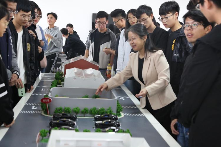 计信学院网络工程系教工党支部开展“走进物联网”宣传交流活动
